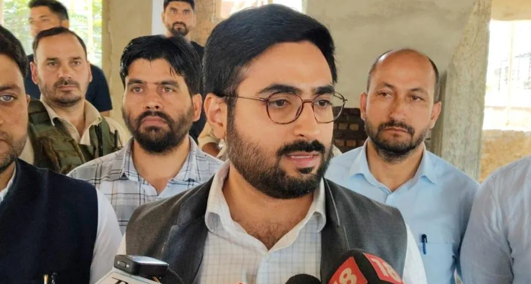 Srinagar Traffic Decongestion Plan to Be Finalised Within 10 Days: DC Srinagar Akshay Labroo