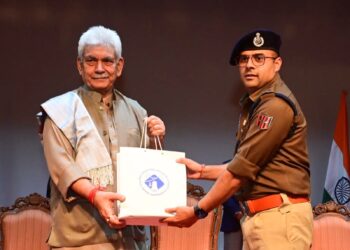 Lt Governor felicitates officers of administration, Army, J&K Police, CAPFs, Shrine Board & volunteers who have been part of the Shri Amarnath Ji Yatra 2024