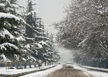 Rains, snow in Kashmir Valley; Gulmarg receive over 1-ft fresh snowfall