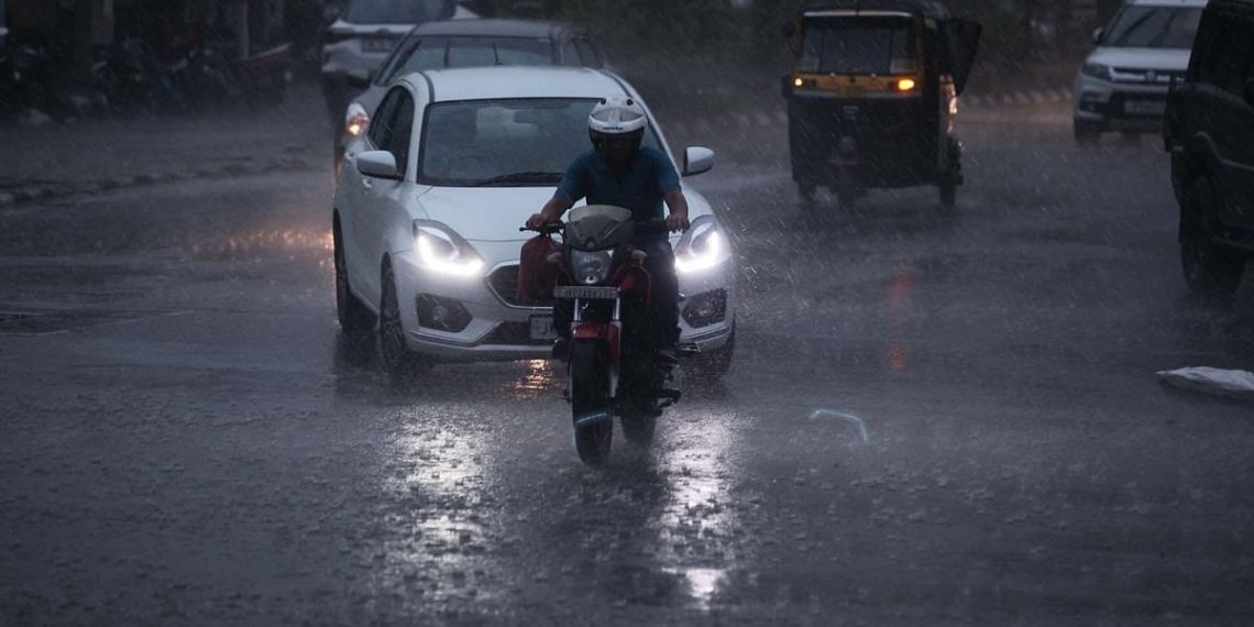 Intermittent rains unabated, more forecast till weekend in J&K