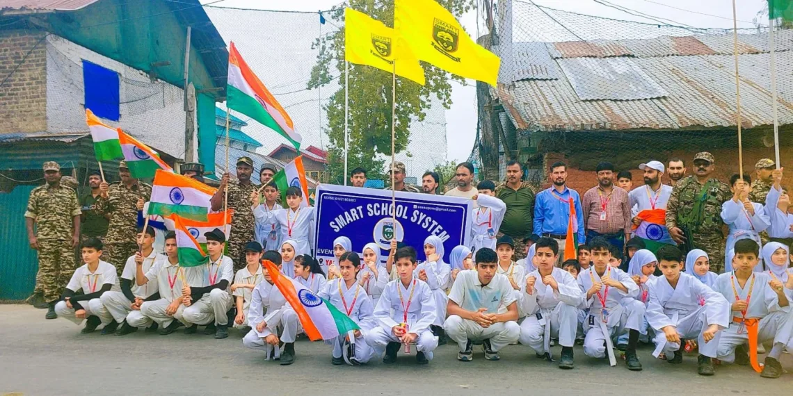 CRPF, School Students Join Hands for Tiranga Rally in Sopore’s Arampora