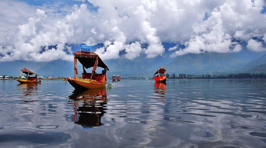 وادی کشمیر کے نوجوانوں کو صحیح راہ دکھانے کی ضرورت