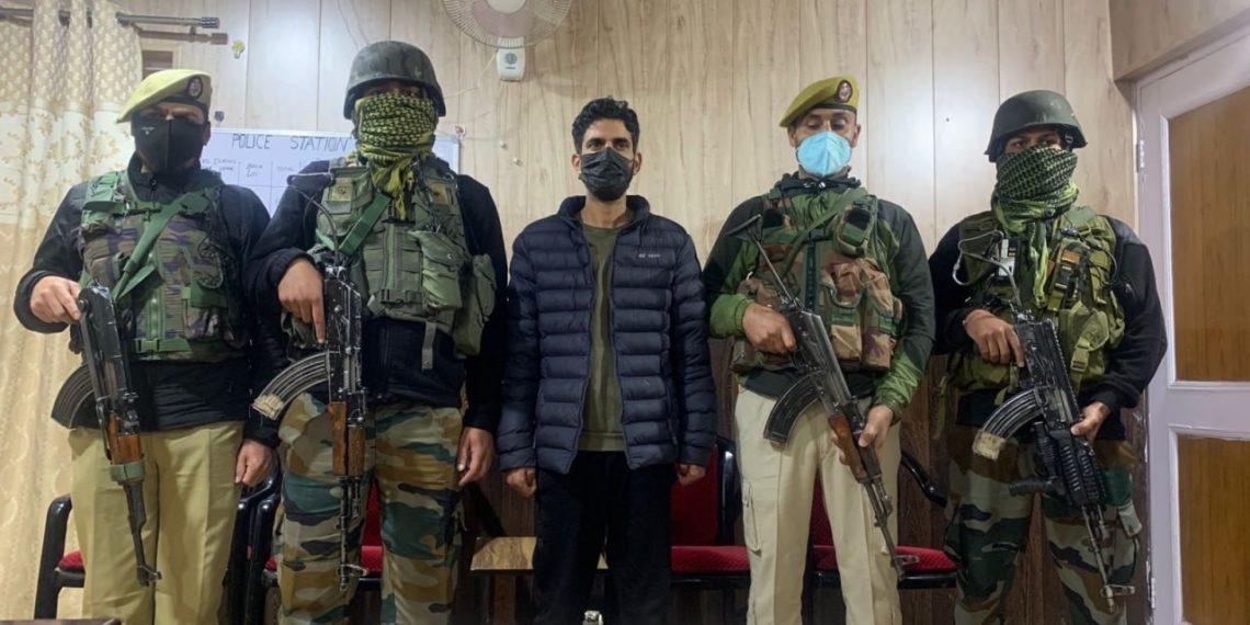 Police arrests militant  associate in Sopore