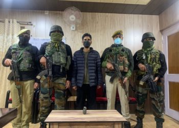Police arrests militant  associate in Sopore