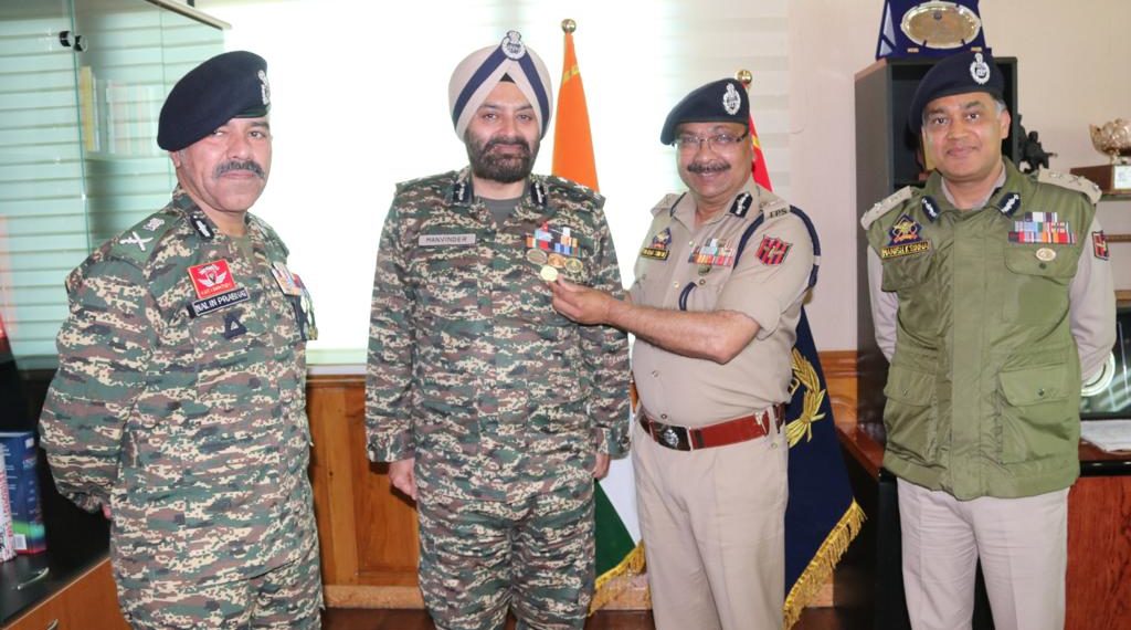 DGP decorates IG CRPF (KOS) with medal