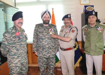 DGP decorates IG CRPF (KOS) with medal