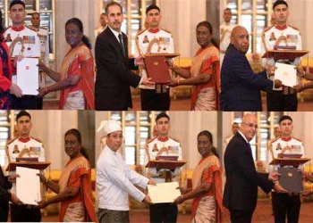 President accepts credentials from envoys of six nations