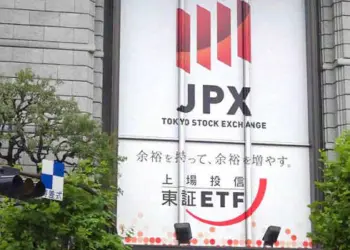 Tokyo stocks plunge over U.S. tariff concerns