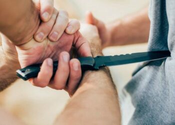 Two Youths injured in Srinagar Knife Attack