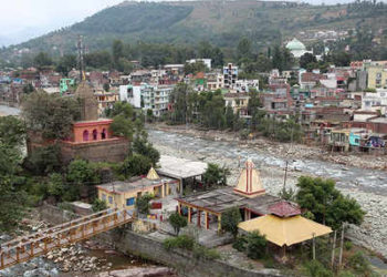 DC, SSP Rajouri visit border village Rajdhani to address people’s concerns