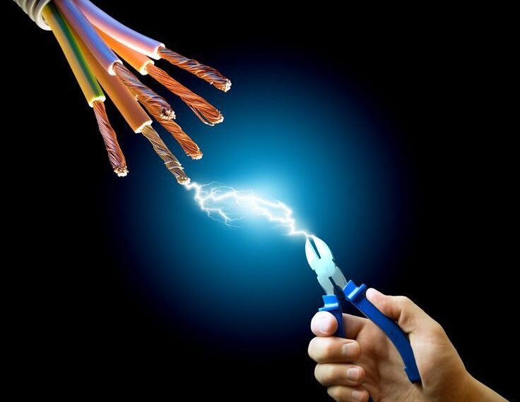 Nepal labourer injured after receiving electric shock in Khonmoh Srinagar