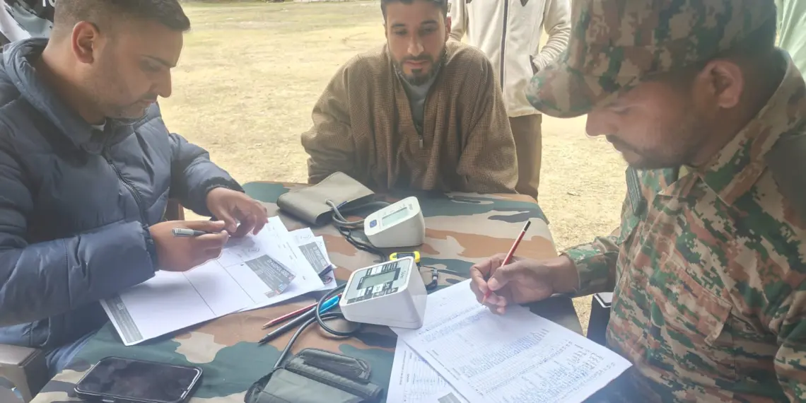 بھارتی فوج کا کیرن باؤل میں طبی کیمپ، 25 بستیوں کے 260 سے زائد افراد مستفید