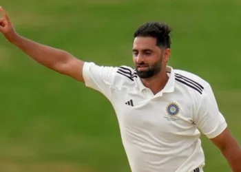 IPL Auction 2026: Baramulla J&K’s Pacer Auqib Nabi Dar Bags ₹8.40 Crore Deal with Delhi Capitals