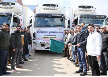 ڈی ڈی سی کپواڑہ نے مالی سال 2023-24 کے لیے منریگا کنورجنسی پلان بنانے کے لیے میٹنگ کی صدارت کی