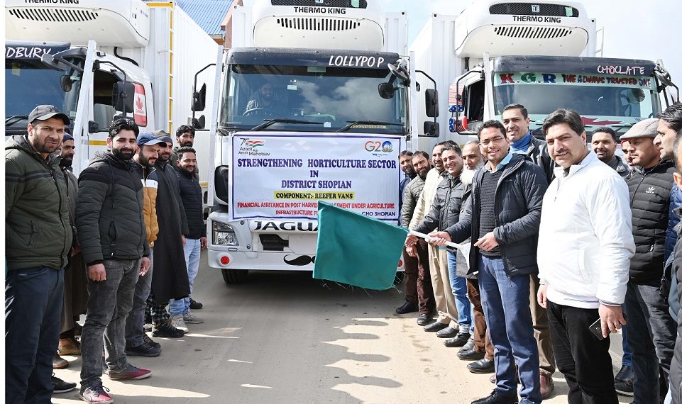 ڈی ڈی سی کپواڑہ نے مالی سال 2023-24 کے لیے منریگا کنورجنسی پلان بنانے کے لیے میٹنگ کی صدارت کی