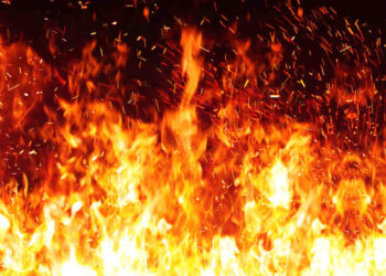 Massive fire breaks out in Pahalgam