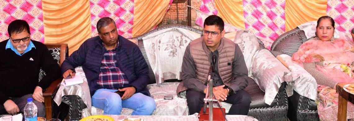 DC Rajouri holds Public Outreach Camp in Thandikassi area