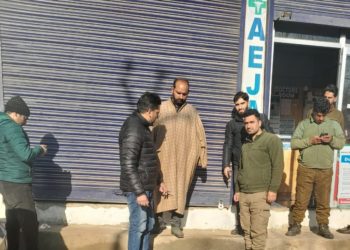 DCO Kulgam closes-down 01 Chemist shop at Frisal