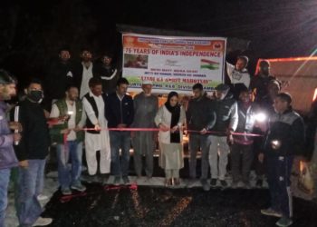 DDC Chairperson Ramban kick starts blacktopping work on   Dhaman Kund to Sanabatti Road