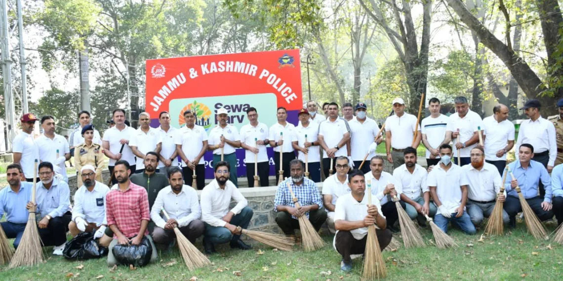 DGP J&K Leads Swachhta Drive at Ram Munshi Bagh Park