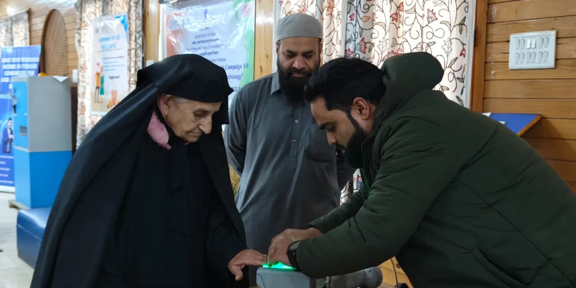 DoPPW conducts Digital Life Certificate campaign in Srinagar
