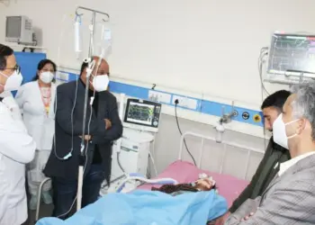 Dy CM visits Shalamar hospital
