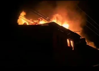 Massive Blaze Guts Six Residential Houses in Narparistan Fateh Kadal