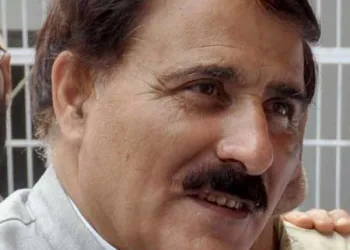 Mubarak Gul chairs review meeting to address public concerns in Eidgah Constituency