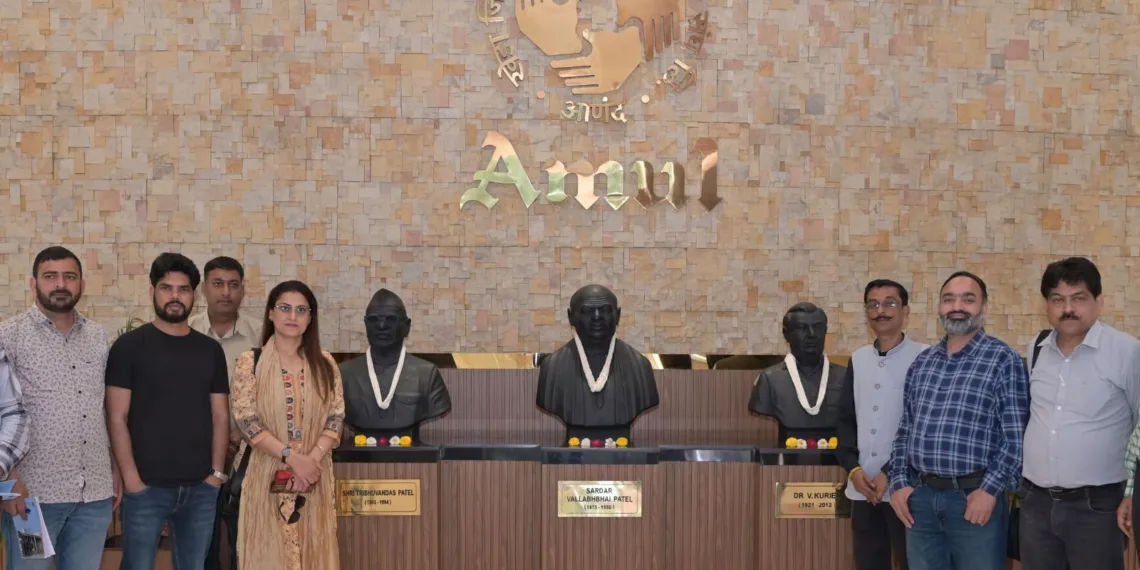 PIB Jammu Media Delegation Visits IOCL Refinery and Amul Dairy in Gujarat