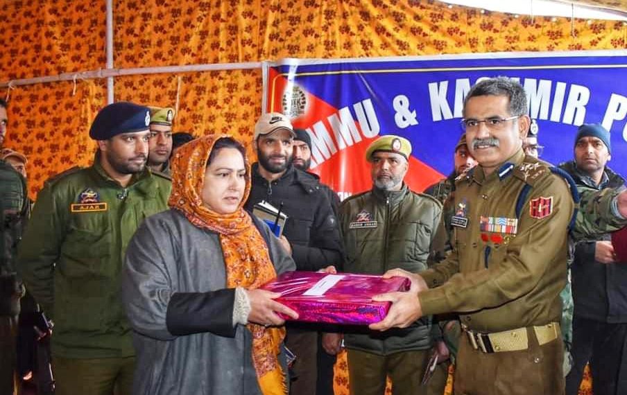 DIG NKR Baramulla facilitates families of police martyrs in Kupwara
