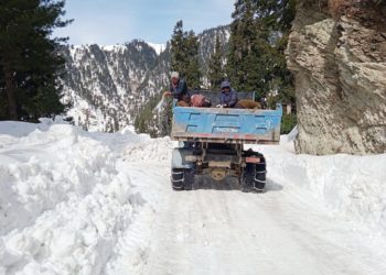 چوکیبل تانگڑ روڈ 9 دن کے بعد ٹریفک کے لیے دوبارہ کھول دی گئی