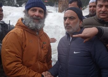 پردیش کانگریس کمیٹی ضلع کپواڑہ کے عہدیداران راہول گاندھی سے ملاقی