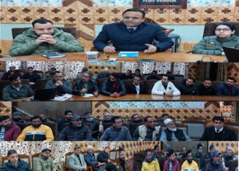 ڈی سی کپواڑہ نے رابطہ کمیٹی کی میٹنگ کی صدارت کی، پریس کانفرنس نے پراپرٹی ٹیکس سے متعلق غلط معلومات کو صاف کیا