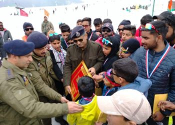 Skiing course for children organized by Range Police Headquarters Baramulla under the aegis of Civic Action Programme 2022-23