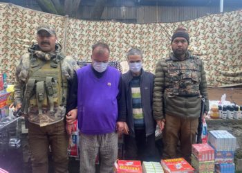 Srinagar Police solved theft case, 02 theives arrested, stolen property recovered