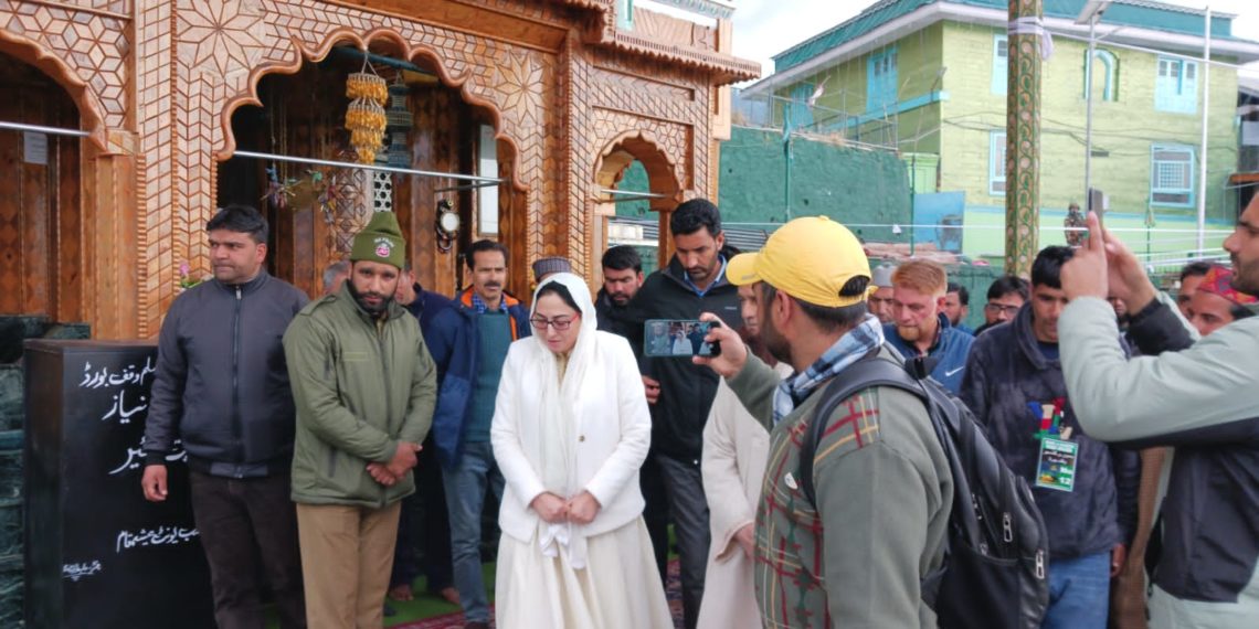 Dr Darakhshan takes stock of Urs arrangements at Aishmuqam shrine, inaugurates new construction works