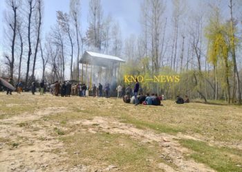 Muslims help perform last rites of Kashmiri Pandit in Pulwama