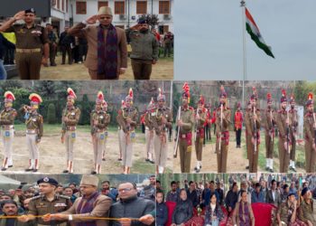 ڈی سی کپوارہ نے ڈی سی آفس کے لان میں نئی ​​تعمیر شدہ فلیگ پوسٹ پر قومی پرچم لہرایا