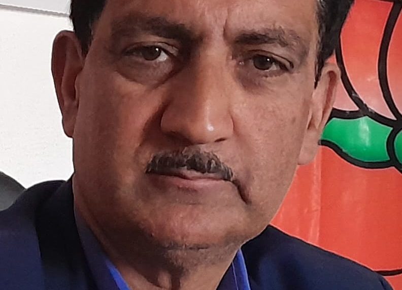 Grieved by the Budgam incident Mohammad Amin Shah appealed civil society to be alert and aware, praised JK Police.