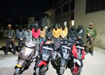 Midnight Raids Conducted to Arrest Group of Youths for ‘Harrassing, Attacking Family on Road’ in Srinagar: Police