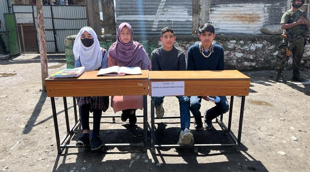 INDIAN ARMY ORGANISES INTER SCHOOL QUIZ COMPETITION AT BATPORA