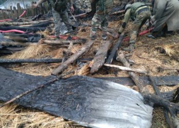 Army assists in fire-fighting operation, saves local houses in Kalaroos