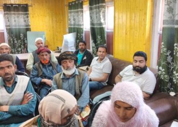 کسان سمپرک ابھیان کیک ضلع کپواڑہ کے کلاروس میں بھی شروع۔کسانوں نے سرہاناکی