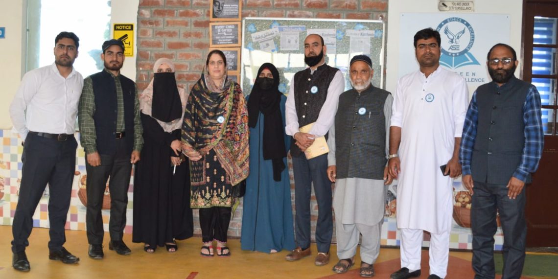 عارفین اسکول آف ایکسیلنس دلنہ بارہ مولہ میں میر تقی میرؔ کی یاد میں ایک معیاری و  پُر وقار یک روزہ ادبی نشست و محفلِ مشاعرہ کا انعقاد شمالی کشمیر کے مشہور ع معروف شاعروں نے کی تقریب میں شرکت