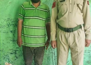 Kulgam police arrested a drug peddler and recovered contraband substance from his possession