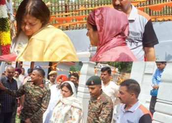 MOS External affairs & culture meenakshi lekhi visits SHARDA YATRA TEMPLE AT LOC teetwal karnah Kashmir today