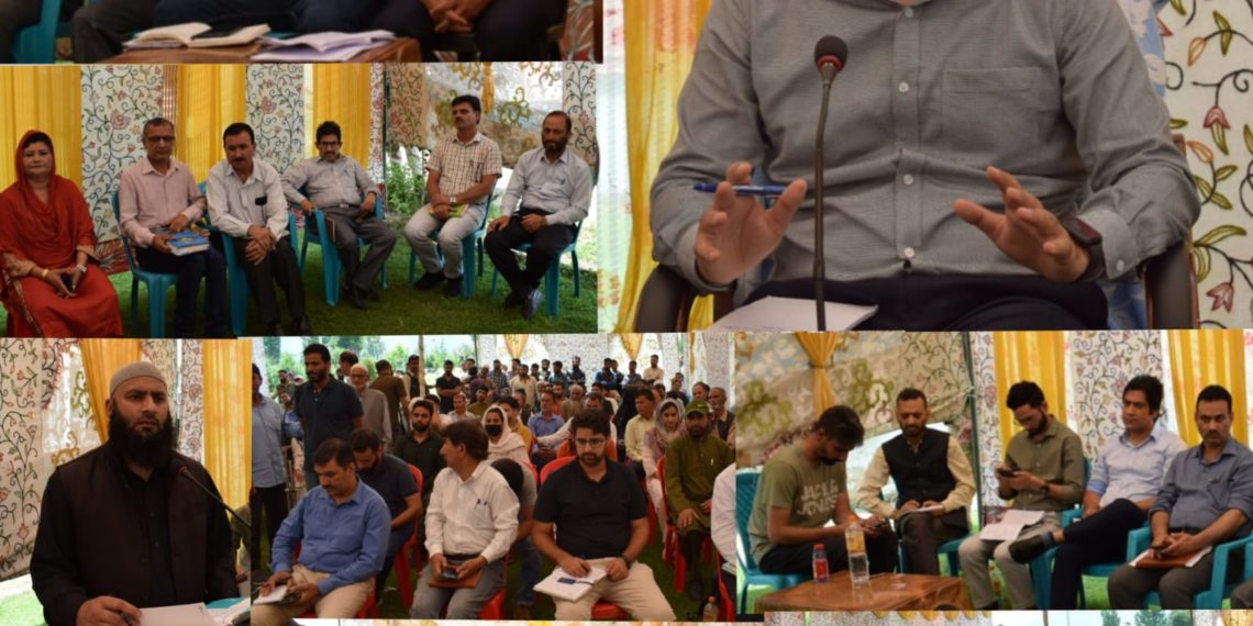 DC presides over weekly Grievance redressal camp at Kulgam