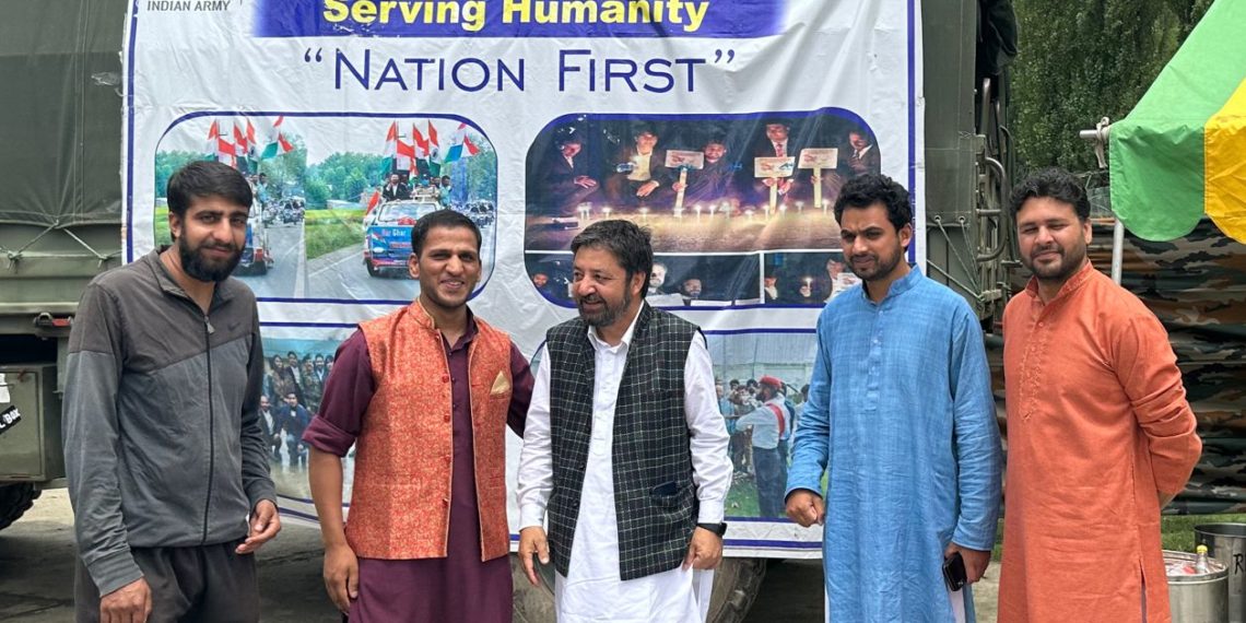 On Saturday, the Kashmir Jurist under the aegis of 31 Sub Area & 150 TA Punjab served refreshments to the participants of tenth Muharram procession on Saturday.