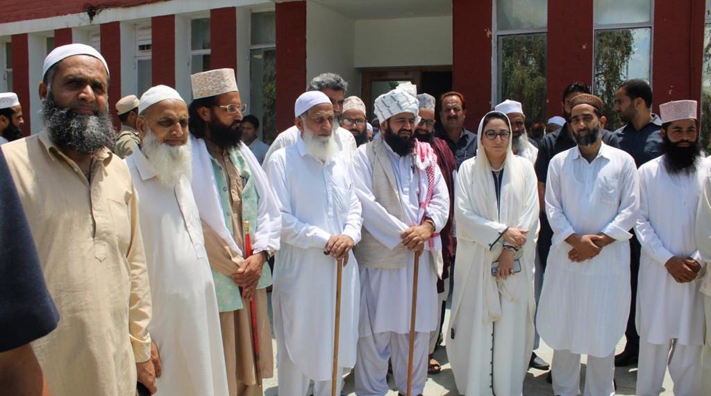 Dr Darakhshan Andrabi today laid foundation stone for the new Masjid to be constructed by J&K Waqf Board at Panj Peer in Rajouri