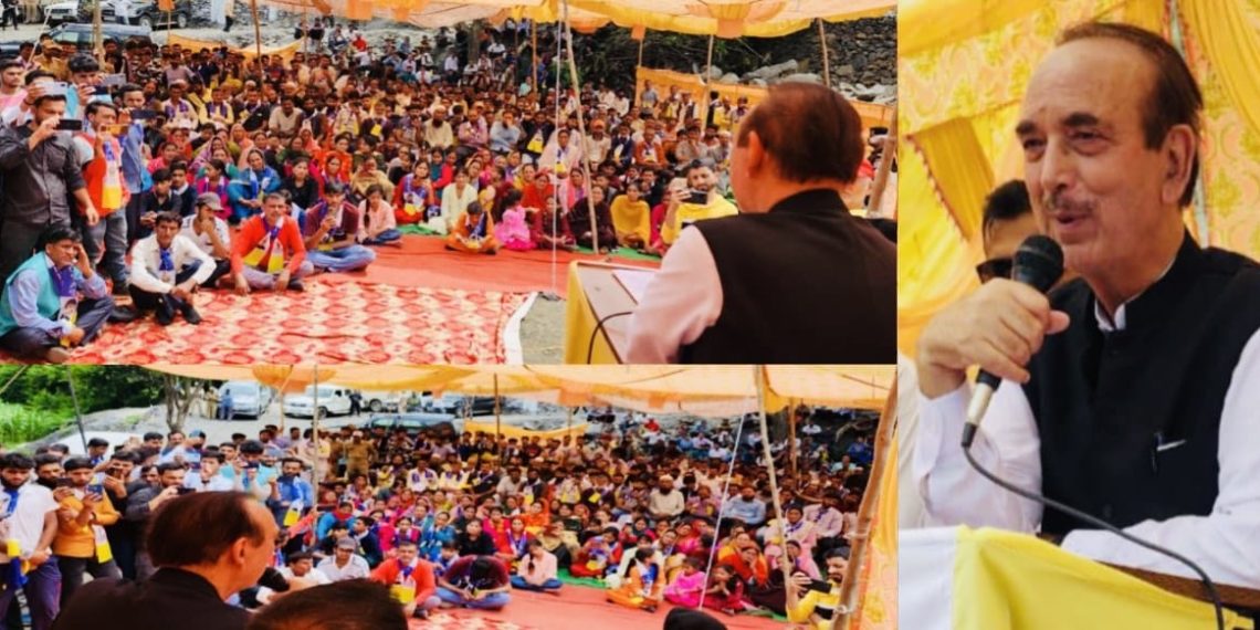 ڈی پی اے پی وادی چناب کی ترقی کیلئے پرعزم :غلام نبی آزاد پارٹی کارکنوں کو سماجی ہم آہنگی کے بندھنوں کو مضبوط کرنے کی ہدایت